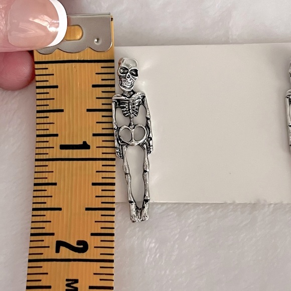 🌟3/$12 NEW Skeleton Pierced Earrings - Picture 4 of 7